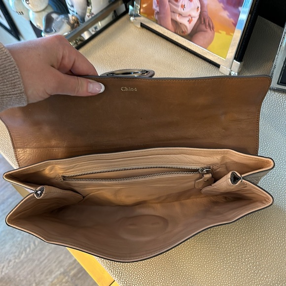 Chloe Silver Metallic ClutchWith Silver Closure - Picture 5 of 6